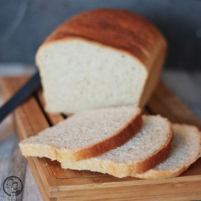 Sandwich Toastbrot 2 image 6 8 6 2 | Schon seit Längerem hatten wir vor, einmal ein so richtig leckeres Toastbrot zu backen. Ist ja auch kein Hexenwerk ... Aber wir essen halt nur sehr selten Weißbrot. Klar, als Beilage zum Grillen oder zum Fondue oder Raclette. Aber das machen wir ja auch nicht jede Woche ;-).