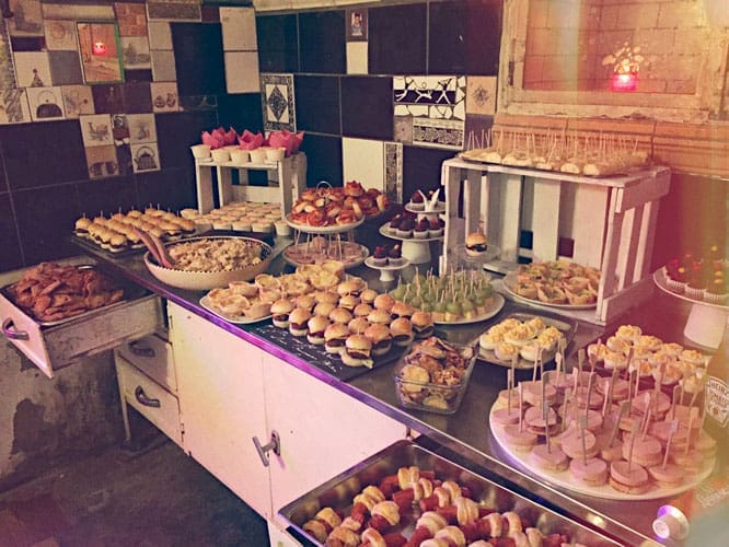 Trash-Party-Buffet
