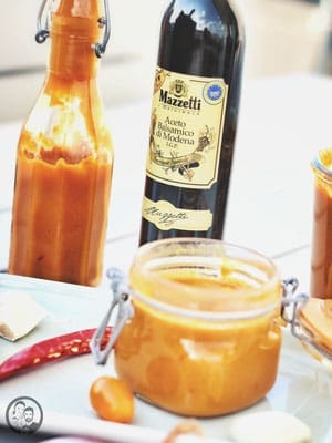 Aprikosen- Curryketchup 4 image 1 6 6 | Auch wenn wir uns vom Wetter niemals vom Grillen abhalten lassen, sind wir trotzdem so froh, dass der Sommer 2016 doch noch gekommen ist. Zwar kam er etwas überraschend, aber wir wollen ja mal nicht jammern ..!