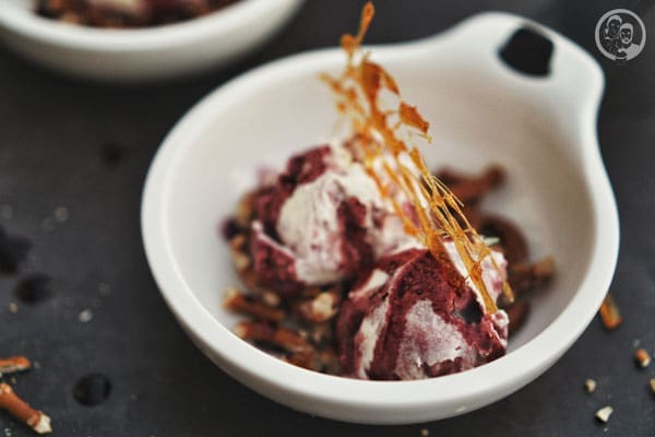 image 3 8 8 | Heute ist es soweit und wir veröffentlichen unser 2. Dessert, das wir zur Kenwood-Küchenparty 2.0 im Januar mit unseren lieben Gästen gezaubert haben. Die Idee zu diesem Dessert hatte die liebe Elke, die zum einen selber leidenschaftlich gerne in der Küche steht, um leckere Sachen zuzubereiten und zum anderen wir beide schon eine ganze Weile kennen. Ok ... kennen ist vielleicht zu viel gesagt, aber sie folgt unserem Blogtreiben schon eine lange Zeit und kommentiert immer fleissig unsere Rezepte. Auch einige&nbsp;Tipps konnten wir von ihr schon bekommen und sind dafür ja immer offen und dankbar.