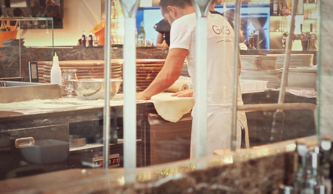 image 5 2 4 9 1 | Im August wurden wir beide mit einigen anderen deutschen und internationalen Food-Bloggern eingeladen, bei einem Workshop zum Thema Pizza und Pasta teil zu nehmen. Wir waren natürlich direkt Feuer und Flamme dafür und haben sofort einen Tag Urlaub für den 09.09.14 eingereicht.
