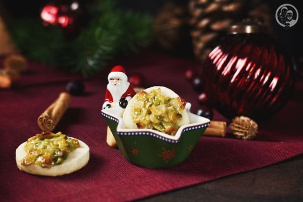 Pistazien-Florentinerplätzchen 6 image 5 2 7 | Gestern habt ihr ja schon bei Theres & Benni von Gernekochen mitbekommen, dass wir wieder zusammen in der Küche gestanden haben. Diese Mal stand natürlich die Weihnachtsbäckerei, zu der wir die beiden Krefelder bei uns zu Hause begrüßen durften, im Mittelpunkt.