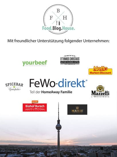 Coleslaw 7 image 8 7 3 | Vor 2 Wochen haben wir uns gemeinsam mit einigen genauso verrückten Bloggerpärchen in die Pampa nach Schöneiche b. Berlin zurück gezogen. Warum? Einfach um gemeinsam von morgens bis spät abends in der Küche oder am Grill zu stehen und neue Rezepte auszuprobieren. Natürlich ohne uns vorher darüber Gedanken gemacht zu haben, was wir denn eigentlich kochen wollen. Dabei hat uns nicht Big Brother beobachtet, sondern wir haben uns selber immer gegenseitig beim Kochen und Backen gefilmt. Einige von euch werden das bestimmt auf Instagram und Facebook verfolgt haben.