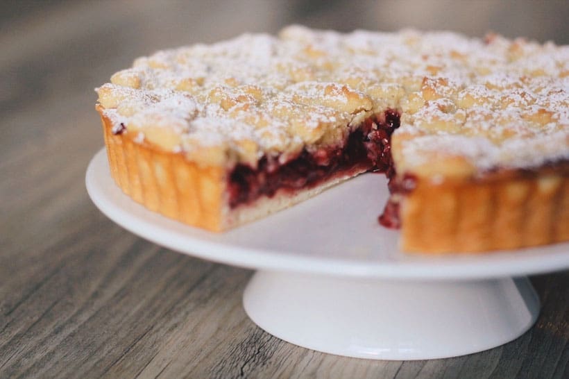 Cremiger Schmandkuchen mit Streuseln – einfaches Lieblingsrezept wie von Oma 8 kirschstreusel 0 | Cremiger Schmandkuchen mit Streuseln – so gelingt dir der Klassiker perfekt!