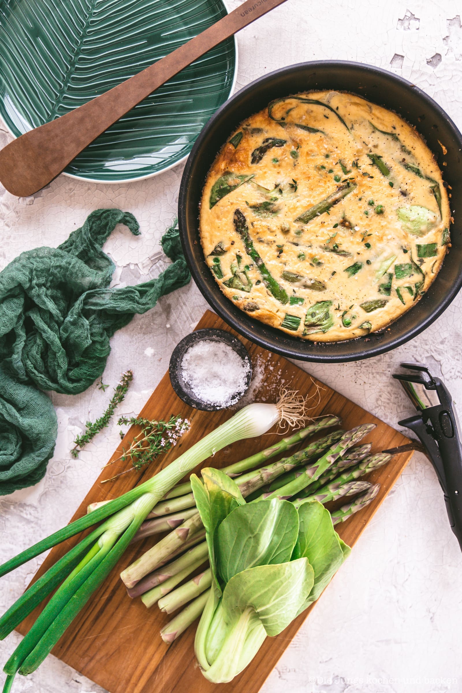 Spargel Frittata aus der Pfanne – schnell & lecker
