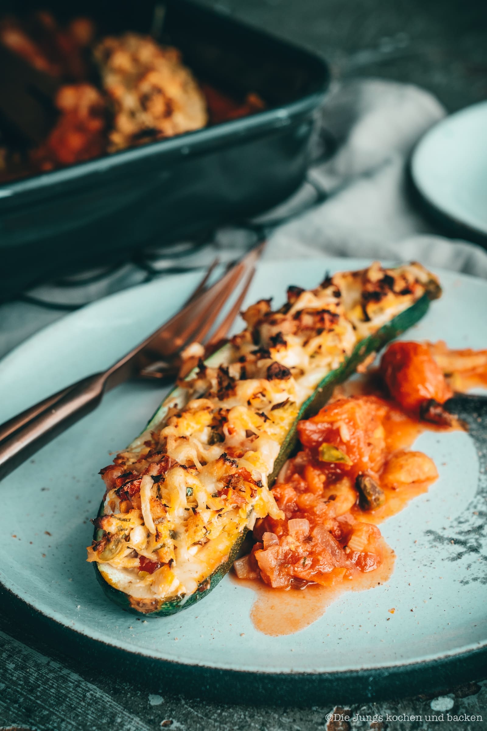 Gefüllte Zucchini mit Thunfisch und Feta aus dem Ofen 3 Gefüllte Zucchini mit Thunfisch und Feta aus dem Ofen
