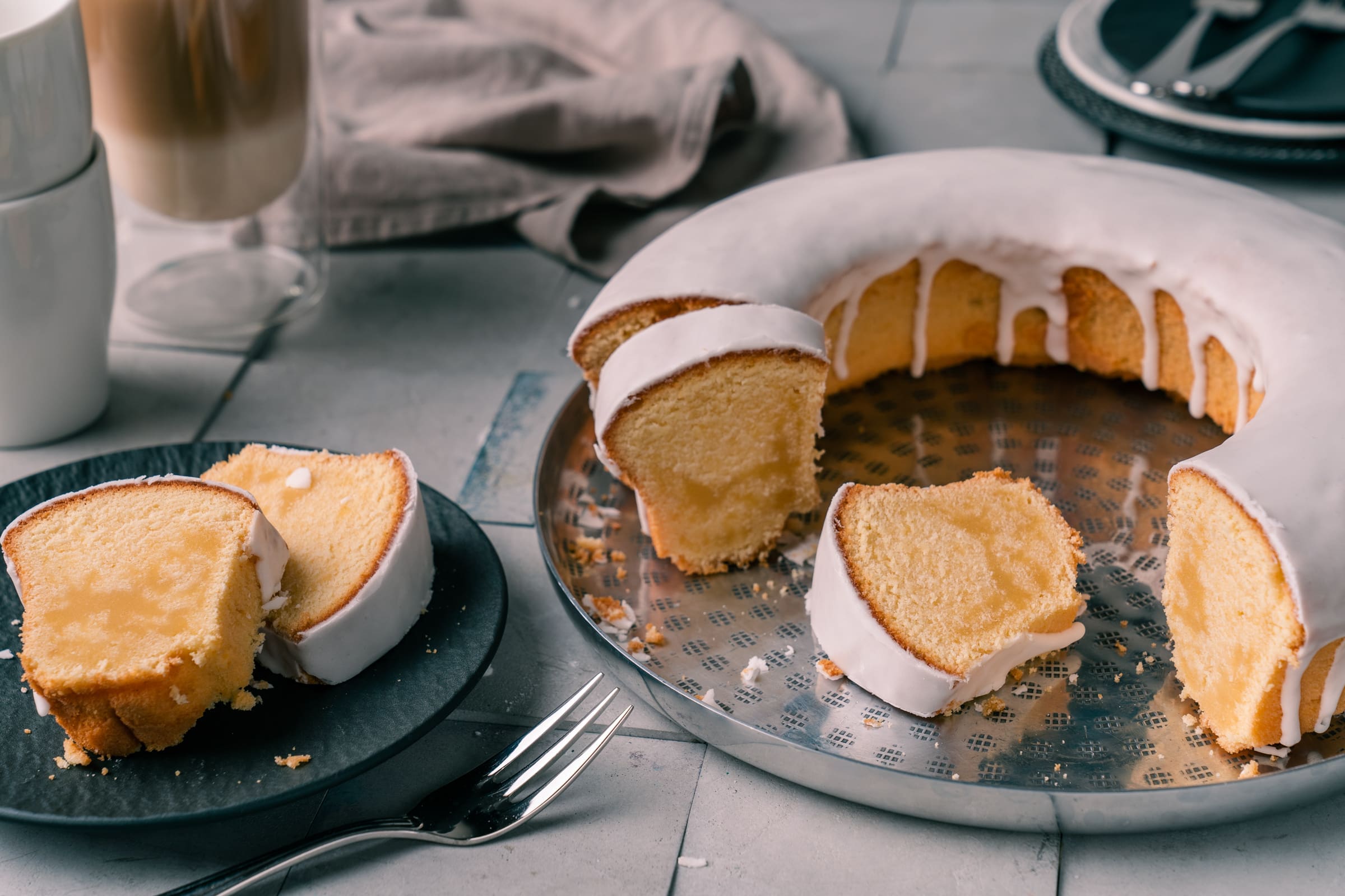 Rezept für Buttermilchkuchen. Schneller Rührkuchen ohne Backpulver.