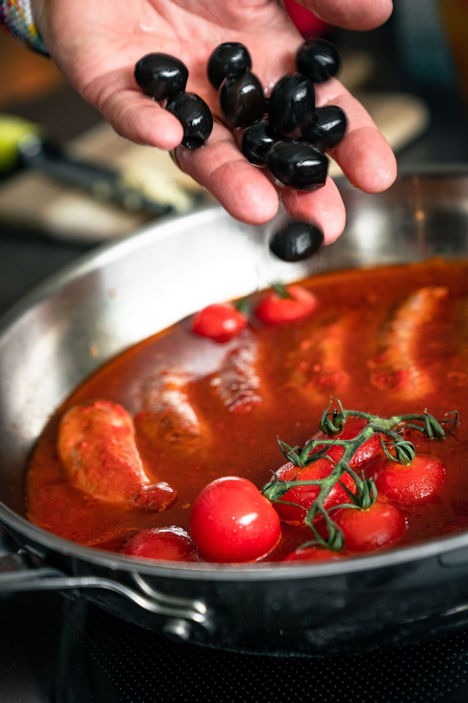 Chorizo wird in der Pfanne angebraten