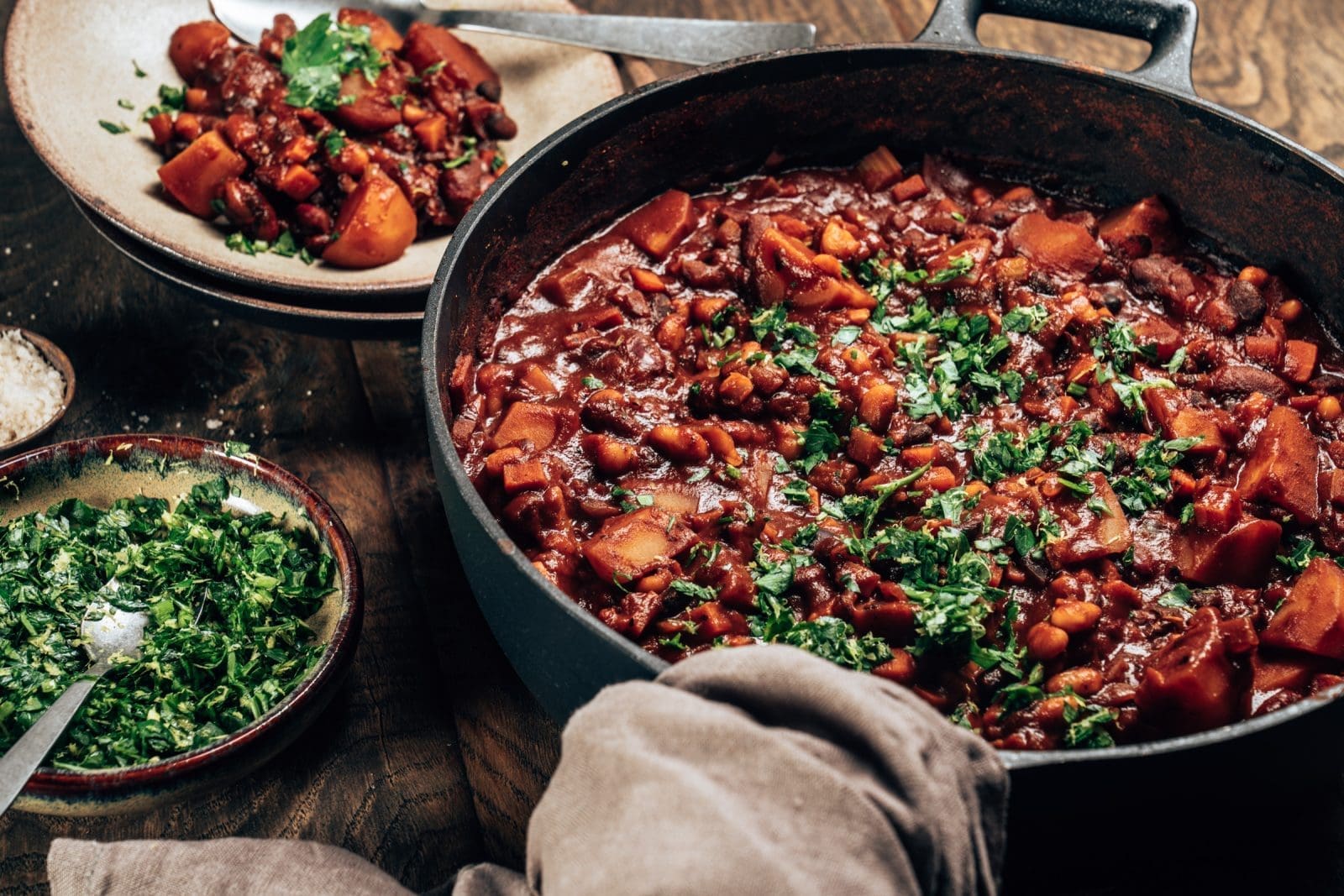Kartoffel-Bohnenragout 2 Rezept für Kartoffel-Bohnenragout zum Veganuary. Soulfood für die kalten Tage. Ein veganes Schmorgericht, perfekt auch vorgekocht als Mealprep.