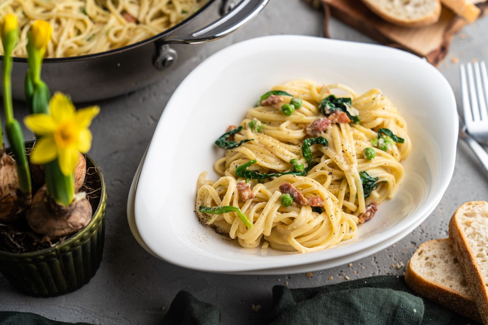 Bärlauch-Pasta mit Limburger, cremig und in 20 Minuten fertig 14 Rezept für Frühlingspasta mit Bärlauch und Limburger. Kölscher Bärlauch trifft auf Allgäuer Limburger Original. In 20 Minuten Fix auf dem Tisch.