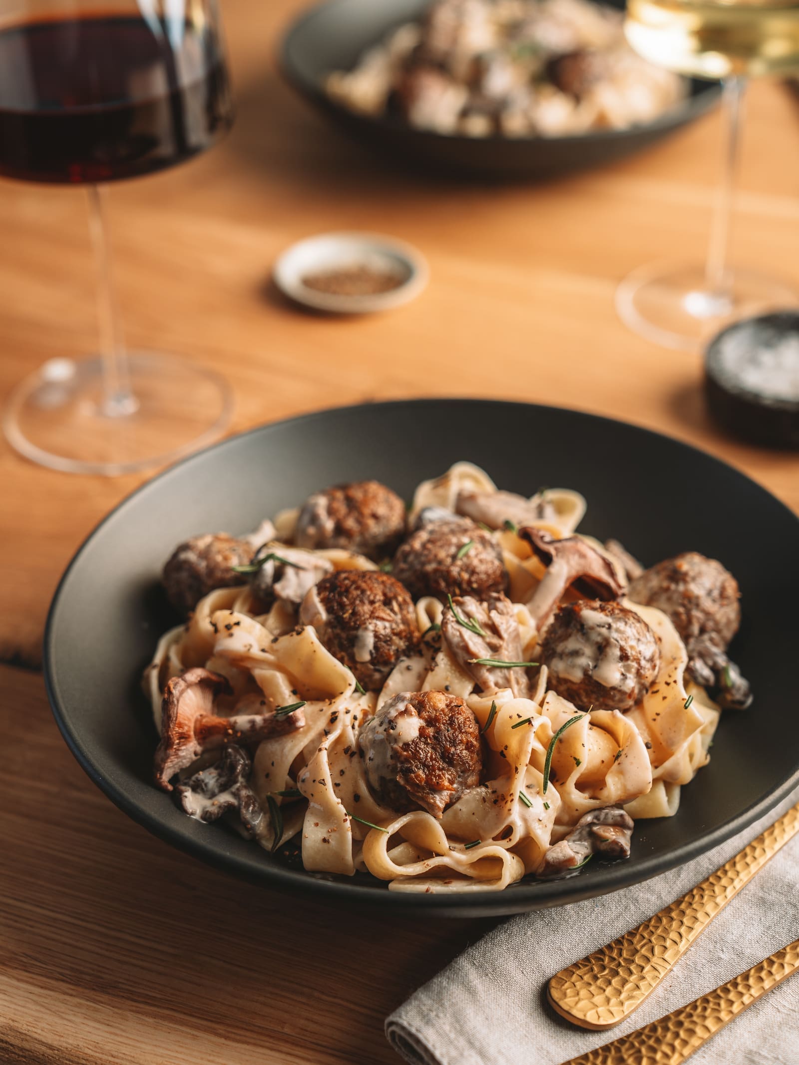 Cremige Pasta mit Wildhack-Bällchen und Pilzen 3 Cremige Pasta mit Wildhack-Bällchen und Pilzen