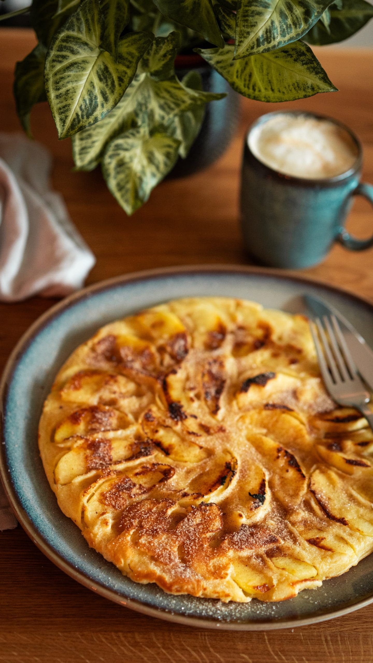 Oma Lores Apfelpfannkuchen | Mein gelungenes Experiment 1 Rezept für Oma Lores Apfelpfannkuchen. Der beste Pfannkuchen ist immer der von Omas, oder?! Schnell gemacht und immer sooo lecker.