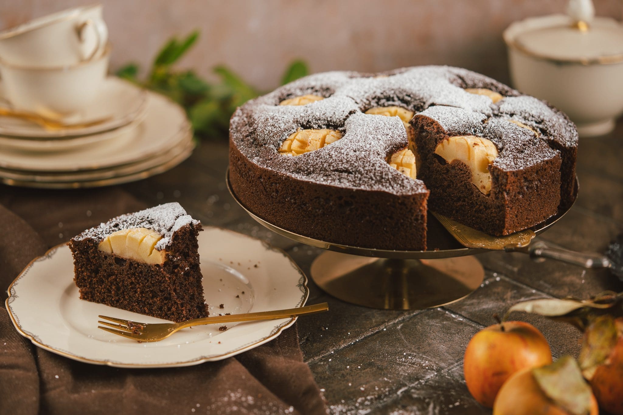 Rezept für versenkter Winter-Apfelkuchen. Ein alter Klassiker für den Herbst und Winter passend, ganz neu interpretiert. Danke Oma Lore.