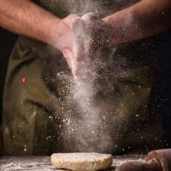 Schnelle Weihnachtsplätzchen: 5 Last-Minute-Rezepte für stressfreie Feiertage 14 Die besten 5 Last-Minute-Plätzchen-Rezepte für Weihnachten! Schnell, einfach und lecker – von saftigen Nuss-Makronen bis zu fixem Stollen-Gebäck. Perfekt für den Plätzchenteller in letzter Minute.